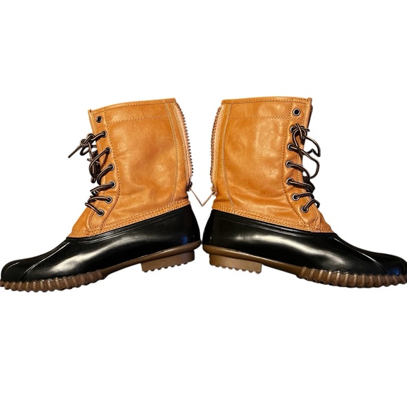 Madden Girl Flurry Red and Black Flannel Lined Full Back Zip Duck Winter Boots - Picture 6 of 6